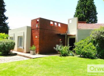 Casa · 137m² · 4 Ambientes · 4 Cocheras · Alquiler Anual Casa 3 Dorm Mapuche C. C. Amoblada Pileta