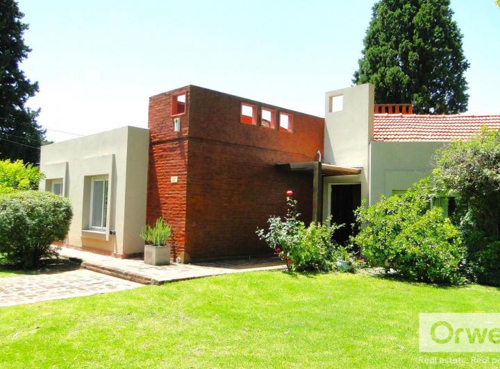 Casa · 137m² · 4 Ambientes · 4 Cocheras