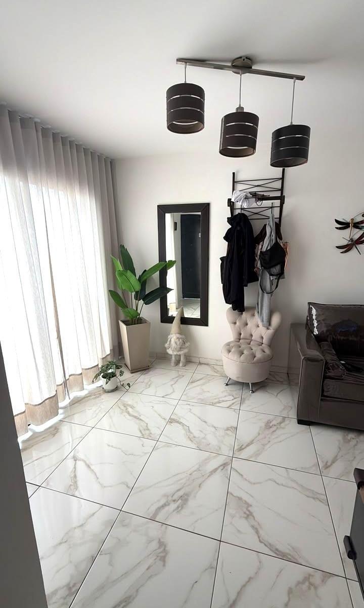 Departamento 3 ambientes tipo duplex moderno con balcon y cochera — Villa Primera