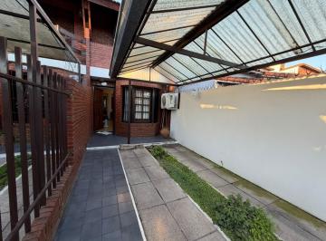 PH · 137m² · 5 Ambientes · 1 Cochera · PH Triplex con 3 Habitaciones