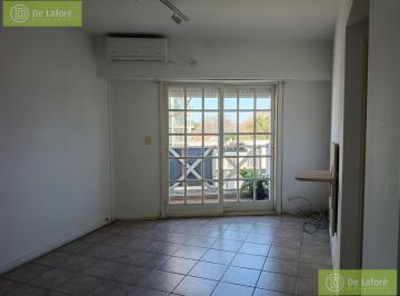 Departamento · 55m² · 3 Ambientes · 1 Cochera · Alquiler - Dpto. 3 Ambientes Al Frente con Cochera Cubierta en Beccar