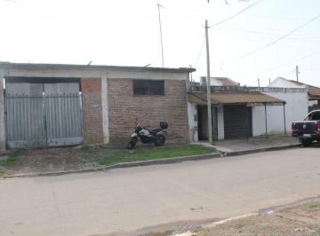 Casa · 401m² · 4 Ambientes · 2 Cocheras · Casa en Venta C0n Local Equipad Panaderia Merl0