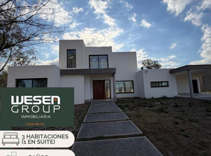 Casa · 230m² · 5 Ambientes · 2 Cocheras