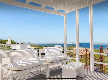Quinta vacacional · 110m² · 6 Ambientes · 1 Cochera · Casa Quinta en Alquiler en Punta del Este / Maldonado, Uruguay