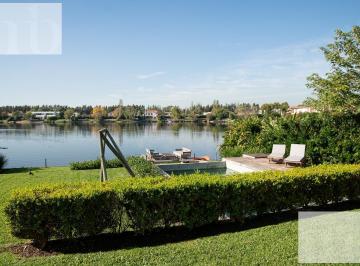 Casa · 373m² · 9 Ambientes · 4 Cocheras · Casa a La Laguna en Talar del Lago II