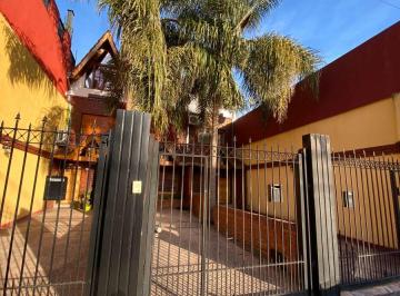 Casa de 5 ambientes, Villa Urquiza · Venta | Villa Urquiza | Duplex 5 Amb - 2 Coch - Fondo | Nahuel Huapi Al 5500