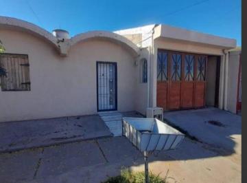 Casa · 150m² · 7 Ambientes · 1 Cochera · Casa con Departamento y Cochera Doble | Recorrido 360° Disponible