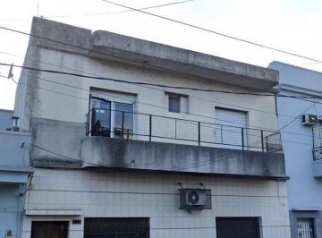 Casa · 182m² · 6 Ambientes · Venta Casa 6 Ambientes con Piscina en Sarandí