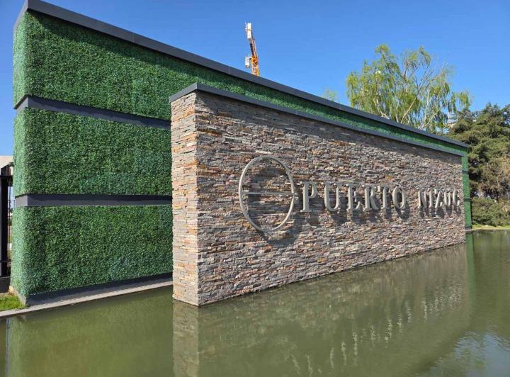 Terreno · 742m²