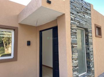 Casa · 180m² · 4 Ambientes · Casa en Venta en Escobar de La Ribera, Loma Verde, Escobar
