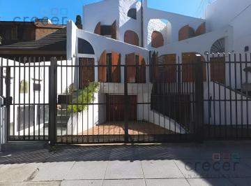 Casa · 192m² · 6 Ambientes · 2 Cocheras · Casa en Venta Triplex 6 Ambientes Parrilla Jardin y Doble Cochera Villa Urquiza