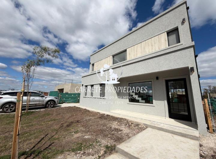 Casa · 179m² · 5 Ambientes · 4 Cocheras