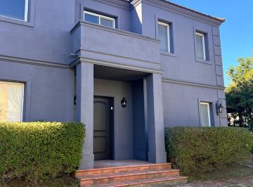 Casa · 189m² · 4 Ambientes · 6 Cocheras · Alquiler Casa en Santa Bárbara Lote Interno Tigre Gba Norte
