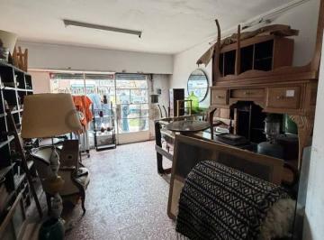 Bodega-Galpón · 290m² · 4 Dormitorios · Casa/galpón en Venta – Excelente Ubicación en Los Hornos