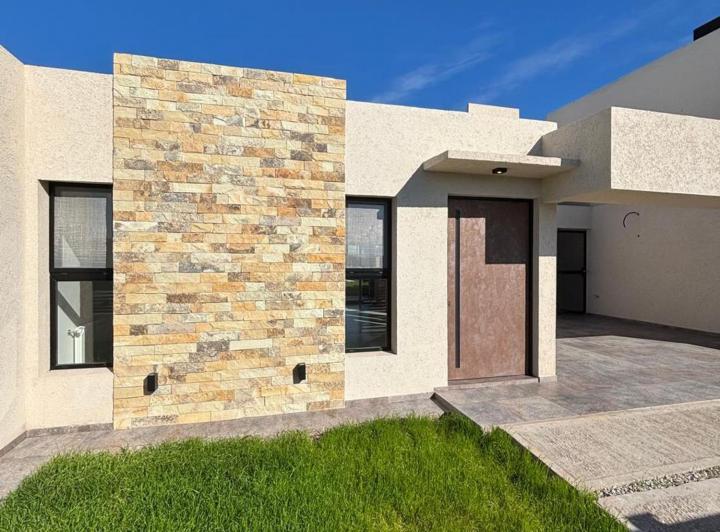 Casa · 150m² · 4 Ambientes · 2 Cocheras