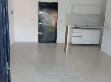 Departamento de 3 ambientes, Almirante Brown · Departamento de 2 Ambientes, Primer Piso Frente, a m de Plaza Bynnon