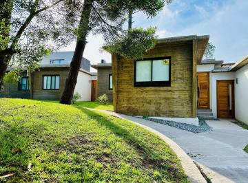 Casa · 40m² · 2 Ambientes · 2 Cocheras · Casa en Venta en Complejo en Pinamar C/ Cochera Patio y Parrilla
