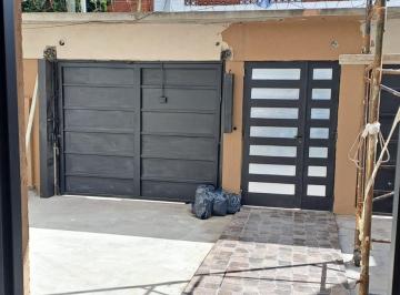 PH · 41m² · 2 Ambientes · 1 Cochera · PH 2 Ambientes 80 m² con Garaje, Patio y Gran Terraza Propia en Avellaneda.