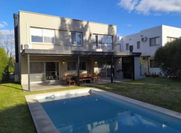 Casa · 190m² · 6 Ambientes · 3 Cocheras · Alquiler Casa 3 Dorm. Impecable en Los Sauces