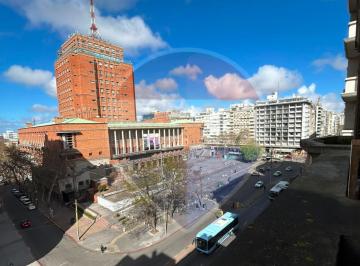 Departamento · 83m² · 8 Ambientes · Apartamento en 18 de Julio Frente a La Intendencia