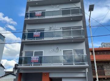 Departamento de 3 ambientes, Avellaneda · Departamento de 3 Ambientes con Cochera en Wilde