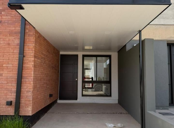 Casa · 68m² · 3 Ambientes · 1 Cochera