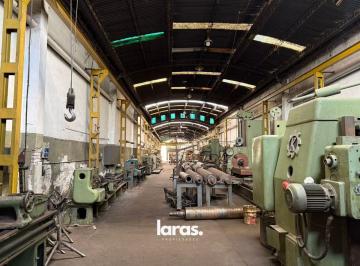 Bodega-Galpón de 3 ambientes, Rosario · Galpón 900 m² en Venta / Ayacucho y Arijón