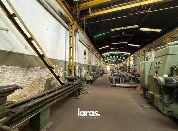 Bodega-Galpón de 3 ambientes, Rosario · Galpón 900 m² en Venta / Ayacucho y Arijón