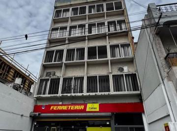 Oficina comercial · 80m² · 2 Ambientes · Oficina / Deposito en Excelente Ubicacion