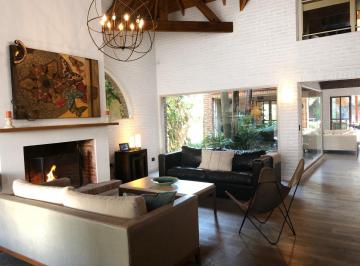 Casa · 358m² · 7 Ambientes · 2 Cocheras · Venta Casa 7 Ambientes, 330 m Cubiertos, Boating Club San Isidro
