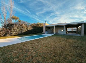 Casa · 175m² · 5 Ambientes · 4 Cocheras · San Sebastian - Casa de 3 Dorm. con Pileta en Venta y Alquiler - Barrio Cerrado, Funes