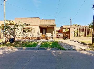 Casa · 160m² · 4 Ambientes · 1 Cochera · Casa 4 Ambientes N Venta en Burzaco