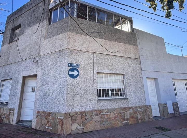 Casa · 147m² · 6 Ambientes · 1 Cochera