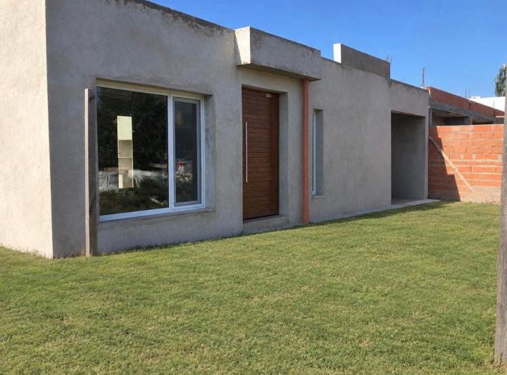 Casa · 80m² · 2 Ambientes · 1 Cochera
