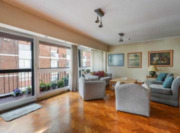 Departamento · 175m² · 4 Ambientes · 1 Cochera · Venta Recoleta 4 Ambientes con Balcón y Cochera