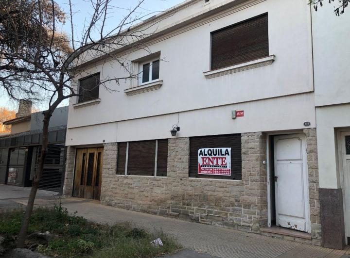 Casa · 140m² · 3 Ambientes · 1 Cochera
