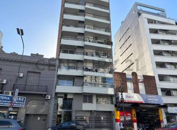 Departamento · 31m² · 1 Ambiente · Monoambiente en Venta Muy Luminoso con Balcón y Ventilación Cruzada – Apto Profesional