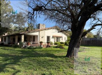 Casa · 278m² · 7 Ambientes · 1 Cochera · Venta Casa 5 Dorm. Jardin de Epicuro Villa Allende