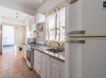 Departamento · 73m² · 4 Ambientes · 1 Cochera · Venta de Departamento 4 Ambientes, Cochera y Balcón en La Boca - Muy Luminoso