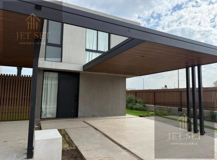 Casa · 125m² · 4 Ambientes · 1 Cochera