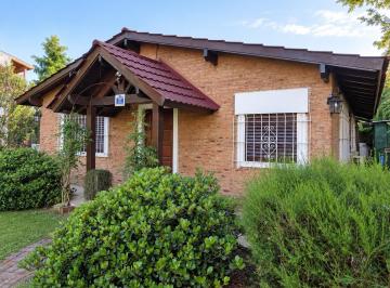 Casa · 106m² · 3 Ambientes · 2 Cocheras · Casa en Venta en Manzanares