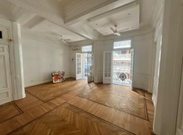 Departamento · 120m² · 3 Ambientes · 1 Cochera · Departamento en Recoleta