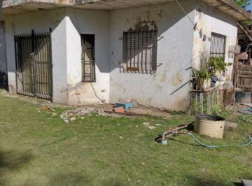 Casa de 4 ambientes, Almirante Brown · Venta Casa a Reciclar con Anticipo y Cuotas Entre Pedro Luro y Hernandez