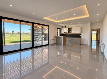 Casa · 100m² · 3 Ambientes · 1 Cochera · Venta Casa Sobre Av Principal en Ecotierra, Pueblo Esther.