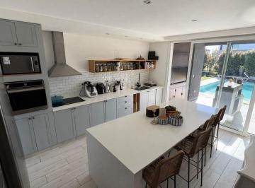 Casa · 4 Ambientes · Casa en Puertos del Lago
