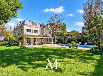 Casa · 1000m² · 10 Ambientes · 10 Cocheras · Casa Exclusiva en Bajo Belgrano con Jardin, Pileta, Quincho, 5 Dorm. y 10 Cocheras