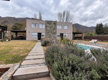 Casa de 5 ambientes, Luján de Cuyo · Complejo Turístico + Local Comercial | 2 Dúplex Amoblados | Ruta 82
