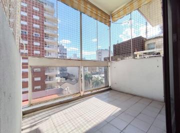 Departamento de 3 ambientes, Flores · Amplio, Cómodo y Luminoso 3amb con Balcón
