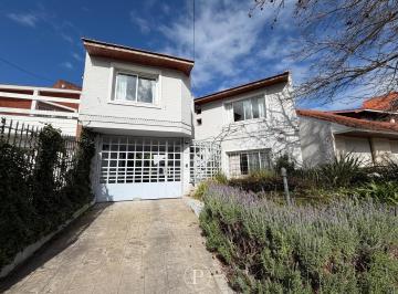 Casa · 150m² · 5 Ambientes · 2 Cocheras · Venta Chalet 5 Ambientes en San Carlos