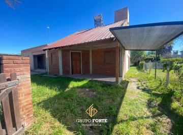Casa · 122m² · 3 Ambientes · 1 Cochera · Casa en Valle de Anisacate Apto Credito!